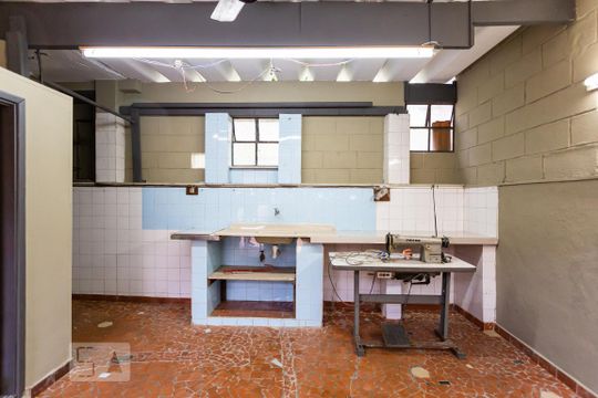 Edícula de casa à venda com 2 quartos, 380m² em Jardim Peri Peri, São Paulo