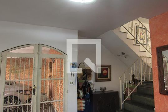 Sala de casa para alugar com 3 quartos, 500m² em Adalgisa, Osasco