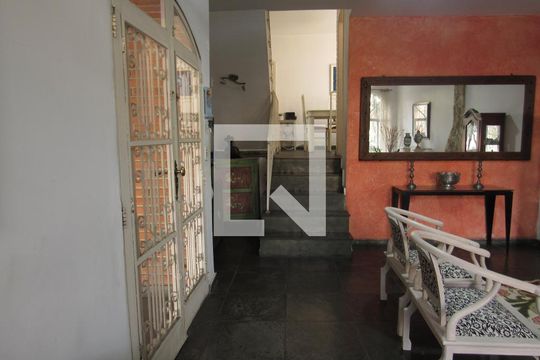 Sala de casa para alugar com 3 quartos, 500m² em Adalgisa, Osasco