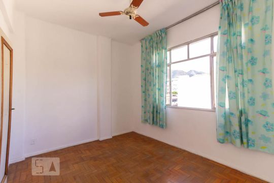 Quarto 1 de apartamento para alugar com 2 quartos, 55m² em Méier, Rio de Janeiro