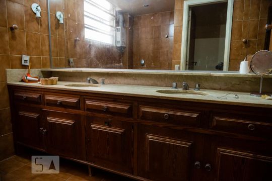 Banheiro da Suíte de apartamento à venda com 4 quartos, 304m² em Copacabana, Rio de Janeiro