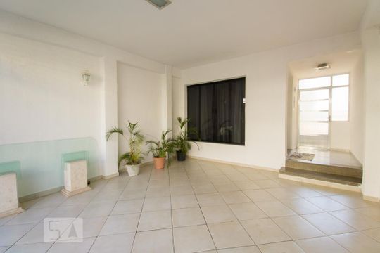 Garagem de casa à venda com 3 quartos, 165m² em Vila Vera, São Paulo