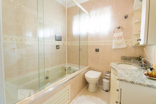 Banheiro  de casa à venda com 3 quartos, 165m² em Vila Vera, São Paulo