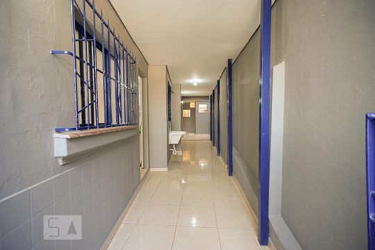 Corredor área de serviço de casa para alugar com 3 quartos, 100m² em Vila Anglo Brasileira, São Paulo