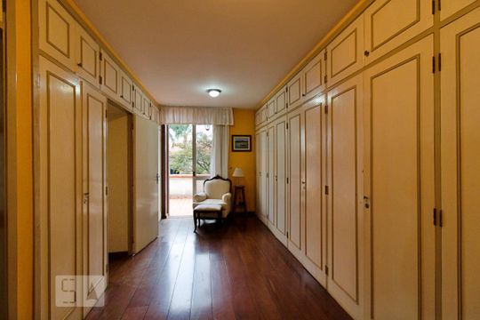 Suíte de casa à venda com 4 quartos, 436m² em Jardim Guedala, São Paulo