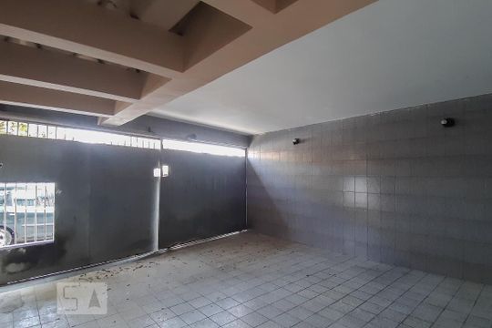 Garagem de casa à venda com 2 quartos, 130m² em Parque Sao Domingos, São Paulo