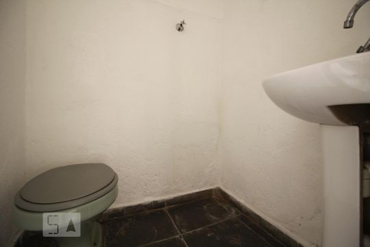 Banheiro de Serviço de casa de condomínio à venda com 2 quartos, 88m² em Vila Mariana, São Paulo