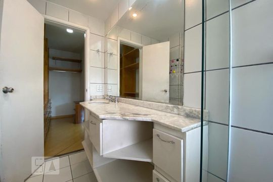 Banheiro da Suíte de kitnet/studio à venda com 1 quarto, 63m² em Paraíso do Morumbi, São Paulo