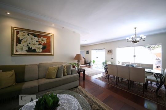 Sala de casa à venda com 3 quartos, 350m² em Brooklin Paulista, São Paulo