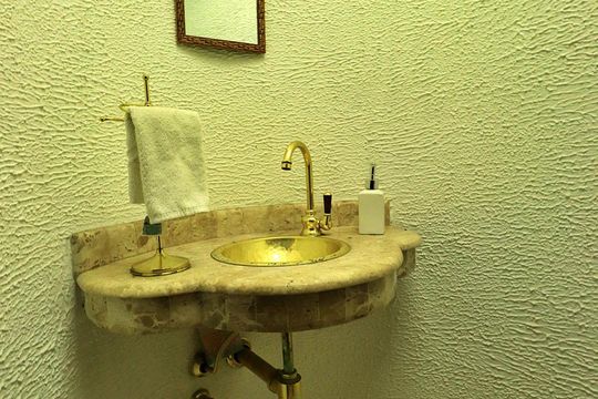 Lavabo de casa à venda com 4 quartos, 300m² em Utinga, Santo André