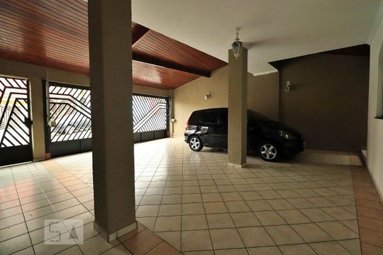 Garagem de casa à venda com 4 quartos, 300m² em Utinga, Santo André