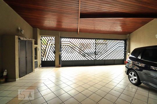 Garagem de casa à venda com 4 quartos, 300m² em Utinga, Santo André