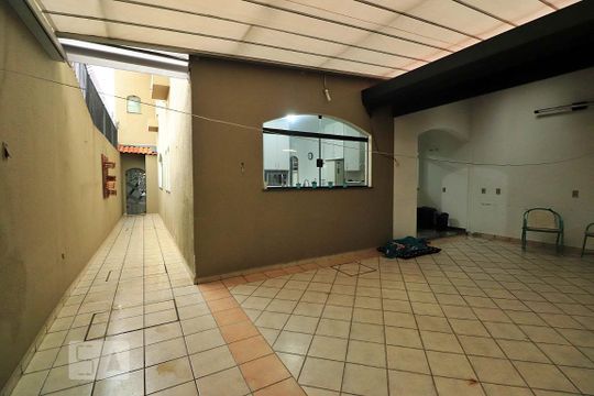 Quintal de casa à venda com 4 quartos, 300m² em Utinga, Santo André