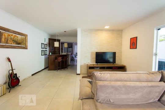 Sala de casa à venda com 5 quartos, 250m² em Vila Brasílio Machado, São Paulo
