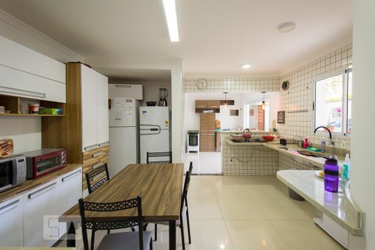 Cozinha de casa à venda com 5 quartos, 250m² em Vila Brasílio Machado, São Paulo