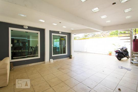 Garagem  de casa à venda com 5 quartos, 250m² em Vila Brasílio Machado, São Paulo