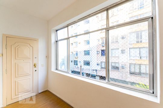 Entrada Social de apartamento à venda com 4 quartos, 140m² em Ingá, Niterói