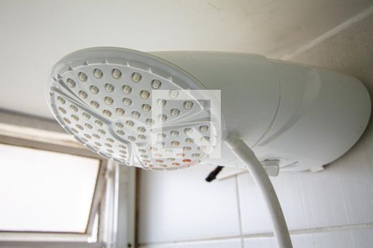 Banheiro de apartamento à venda com 2 quartos, 49m² em São Pedro, Osasco
