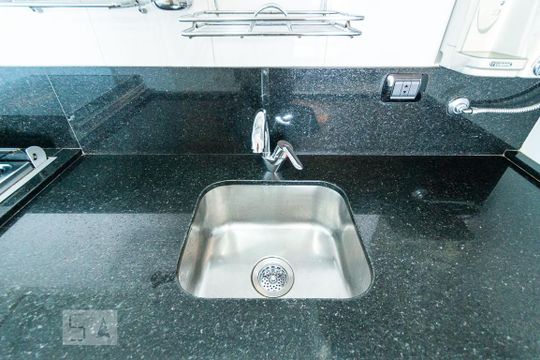 Cozinha de apartamento para alugar com 2 quartos, 75m² em Bela Vista, São Paulo