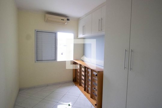 Quarto 2 de casa à venda com 2 quartos, 85m² em Parque Maria Domitila, São Paulo