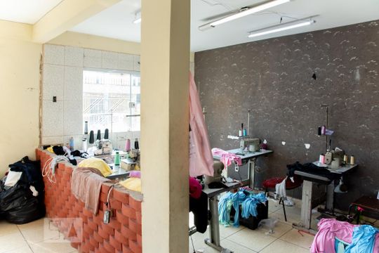 Sala de casa para alugar com 2 quartos, 100m² em Jardim Arizona, São Paulo