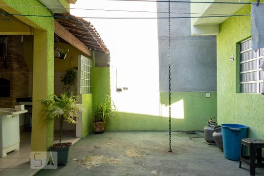 Área Externa de casa para alugar com 4 quartos, 140m² em Vila Santa Catarina, São Paulo