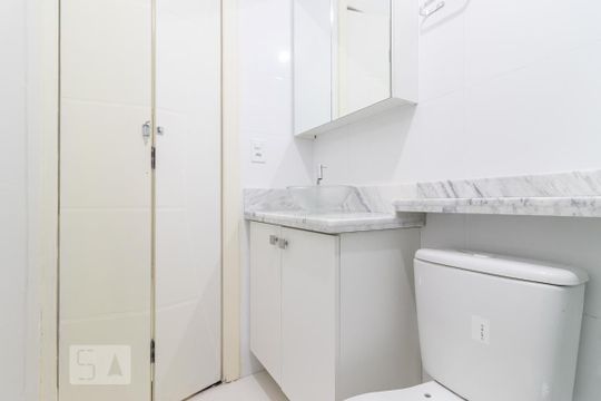 Banheiro de apartamento à venda com 2 quartos, 35m² em Vila Granada, São Paulo