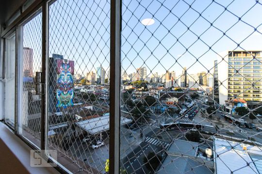 Sala - Vista de apartamento para alugar com 1 quarto, 70m² em Pinheiros, São Paulo