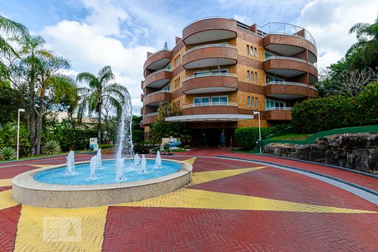 Entrada de apartamento para alugar com 2 quartos, 65m² em Camboinhas, Niterói