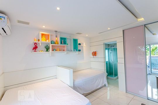 Suite 1 de apartamento para alugar com 2 quartos, 65m² em Camboinhas, Niterói