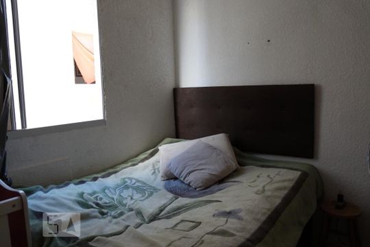 Quarto 1 de apartamento à venda com 2 quartos, 40m² em Cavalhada, Porto Alegre