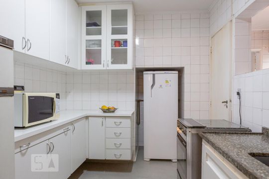 Cozinha de apartamento à venda com 2 quartos, 83m² em Perdizes, São Paulo