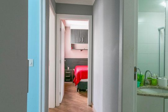 Corredor de apartamento à venda com 3 quartos, 67m² em Guaiaúna, São Paulo