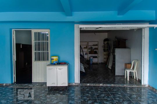 Garagem de casa à venda com 3 quartos, 150m² em Rio Branco, Canoas