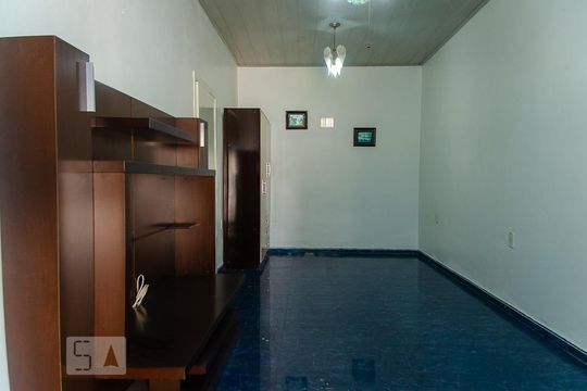 Sala de casa à venda com 3 quartos, 150m² em Rio Branco, Canoas
