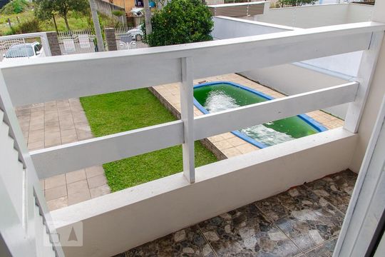 Sacada de casa à venda com 3 quartos, 150m² em Rio Branco, Canoas