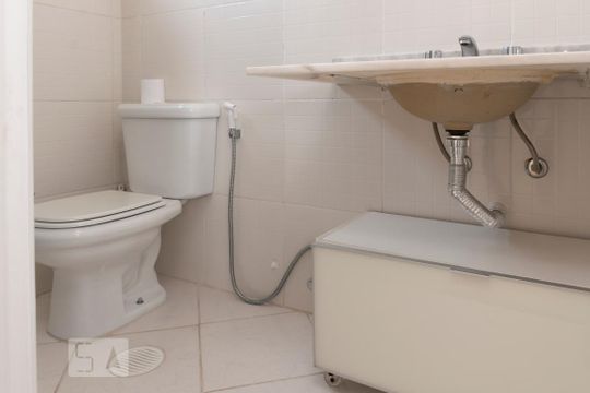 Banheiro da Suíte de apartamento para alugar com 2 quartos, 78m² em Vila Alexandria, São Paulo