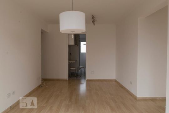 Sala de apartamento para alugar com 2 quartos, 78m² em Vila Alexandria, São Paulo