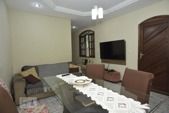 Sala de casa para alugar com 2 quartos, 225m² em Tanque, Rio de Janeiro