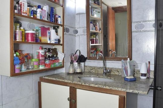 Banheiro de casa para alugar com 2 quartos, 225m² em Tanque, Rio de Janeiro