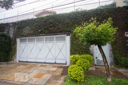 Fachada de casa à venda com 4 quartos, 464m² em Campo Belo, São Paulo