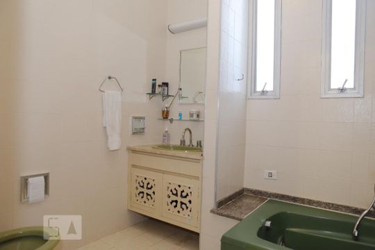 Banheiro do Quarto 1 de casa à venda com 4 quartos, 360m² em Nova Petrópolis, São Bernardo do Campo