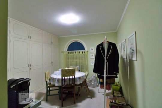 Suíte de casa para alugar com 3 quartos, 350m² em Vila Tramontano, São Paulo