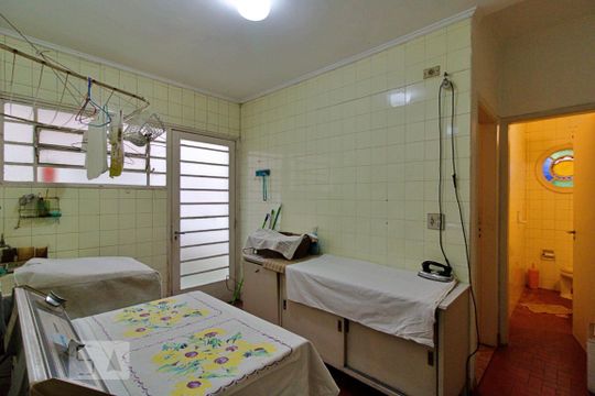 Área de Serviço de casa para alugar com 3 quartos, 350m² em Vila Tramontano, São Paulo