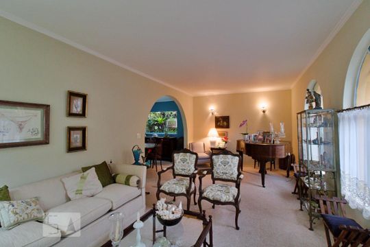 Sala de casa para alugar com 3 quartos, 350m² em Vila Tramontano, São Paulo