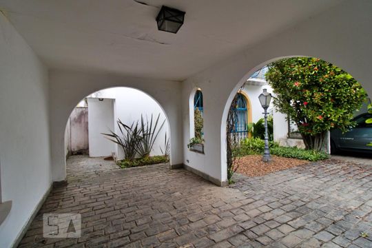 Garagem de casa para alugar com 3 quartos, 350m² em Vila Tramontano, São Paulo