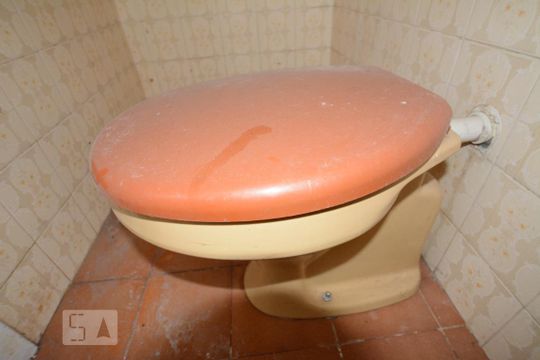 Banheiro  serviço- vaso de apartamento para alugar com 2 quartos, 96m² em Vila da Penha, Rio de Janeiro