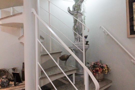 escada acesso a cobertura de apartamento à venda com 3 quartos, 188m² em Santana, São Paulo