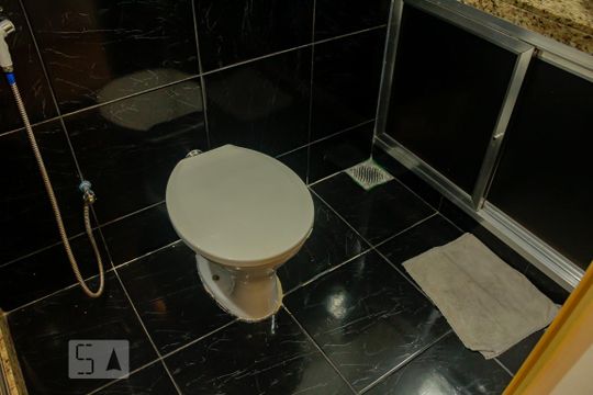banheiro social de casa à venda com 2 quartos, 65m² em Andaraí, Rio de Janeiro