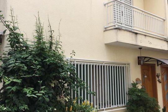 Fachada de casa de condomínio à venda com 3 quartos, 110m² em Parque Fongaro, São Paulo